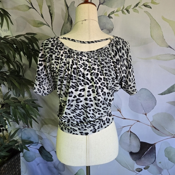 SO SIK | Dolman Sleeve Top in Black/White Leopard Print sz M - Picture 2 of 6